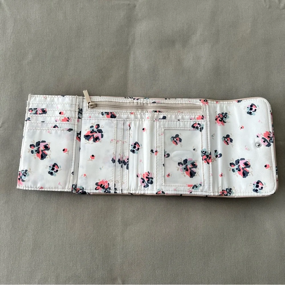 Vera Bradley Strawflowers RFID Riley Tri-Fold Wallet